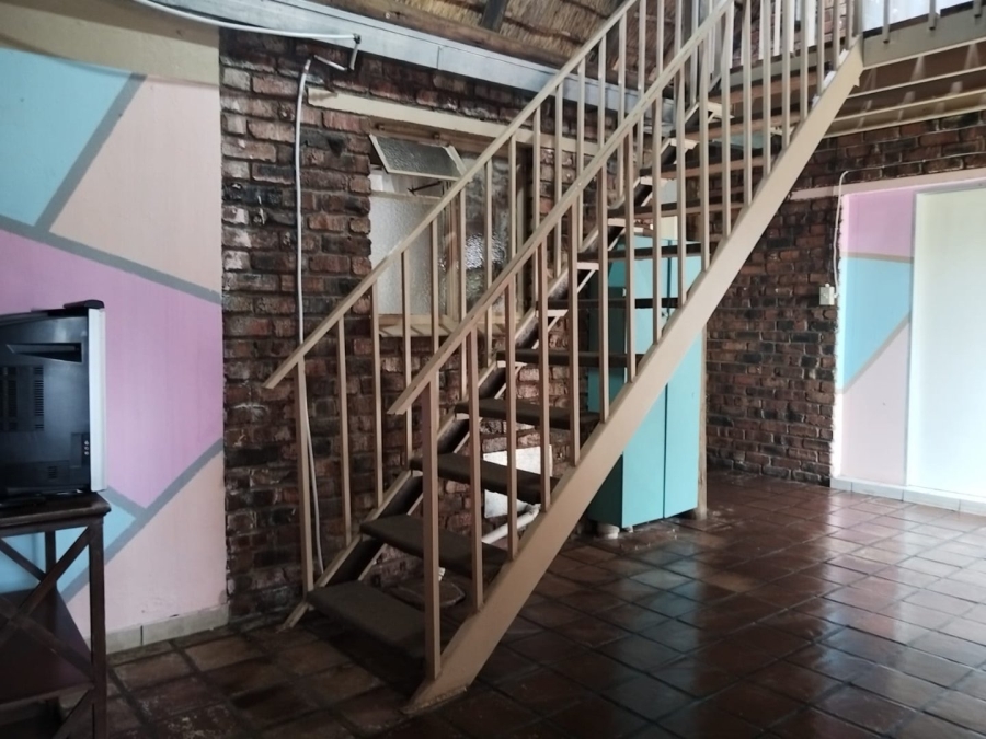9 Bedroom Property for Sale in Brandwag Free State